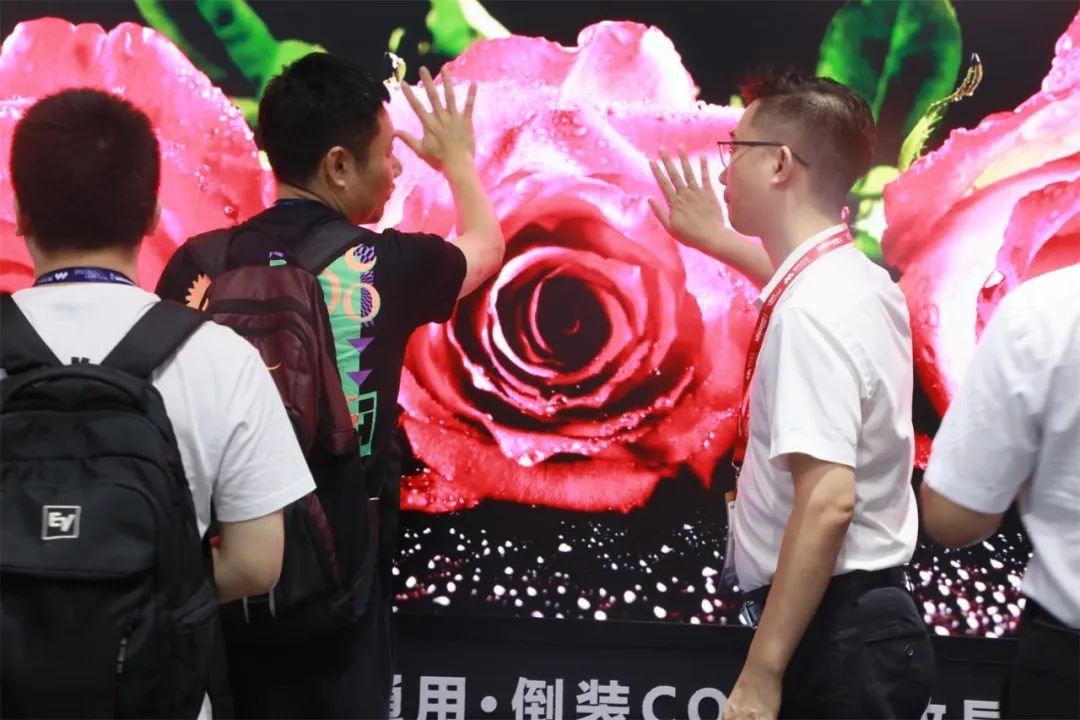 三大首發！AET阿爾泰燃爆北京InfoComm展