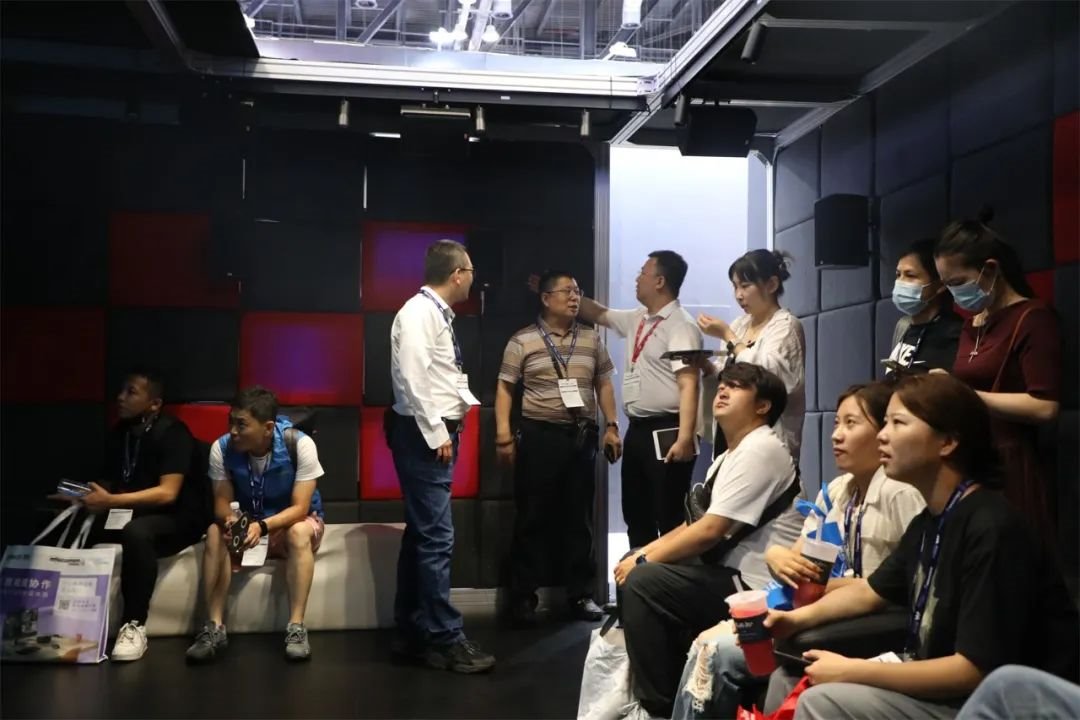 三大首發！AET阿爾泰燃爆北京InfoComm展