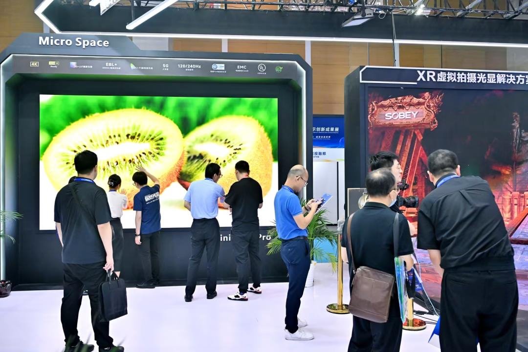 體驗“光顯”精彩,洲明三大亮點打造2023世界顯示產(chǎn)業(yè)大會火爆展位