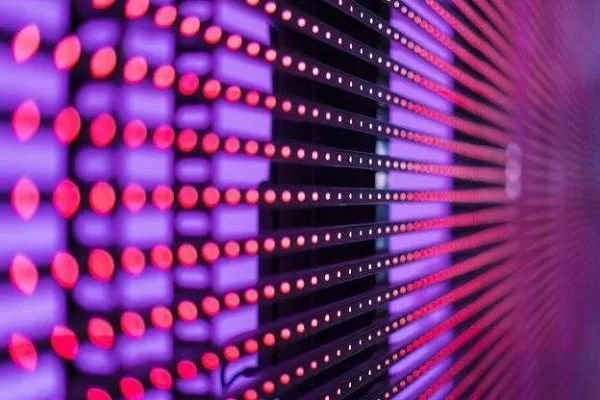 放棄Micro LED市場?不!中國屏企發(fā)展正當時