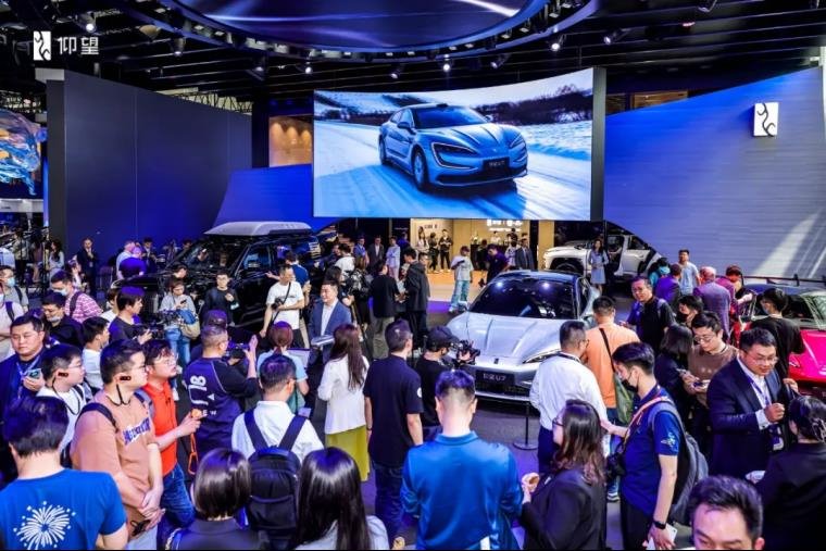 小米、比亞迪、保時捷都在用!LED顯示屏閃耀2024年最熱車展