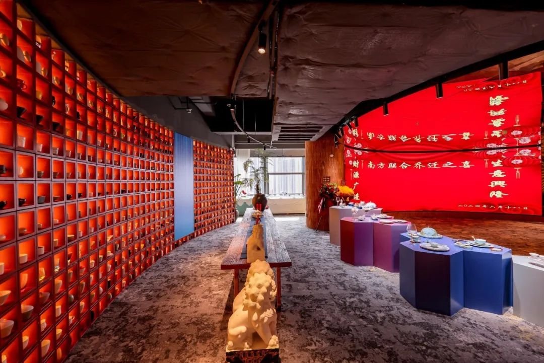 雷曼康碩展LED弧面屏點亮名企展廳，匠心打造奢華體驗