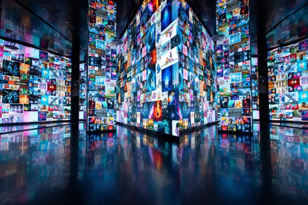 南京德基 x 全球頂流巨星Beeple，洲明光顯助力呈現史詩級大展