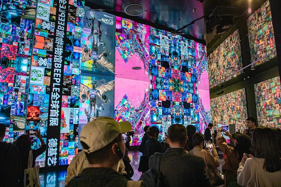 南京德基 x 全球頂流巨星Beeple，洲明光顯助力呈現史詩級大展